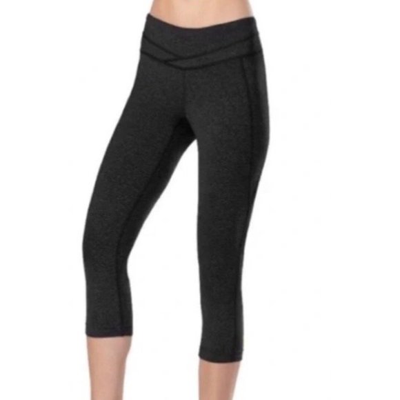 Lucy Powermax Womens Hatha Charcoal Gray Crop Capri Leggings Activewear size S - Picture 1 of 12